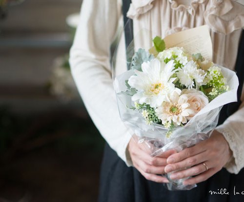 ホワイトガーベラミニ花束
