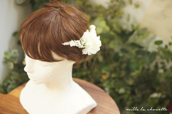 白いお花のヘッドドレス